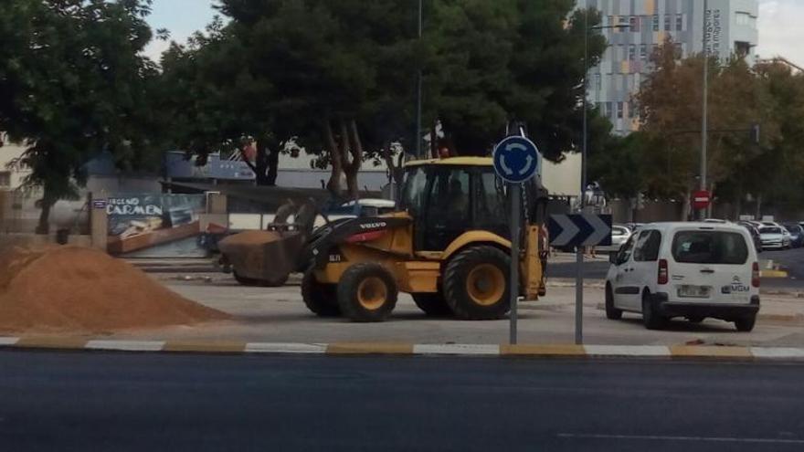 Las obras de la rotonda del Paseo, en una imagen tomada ayer.