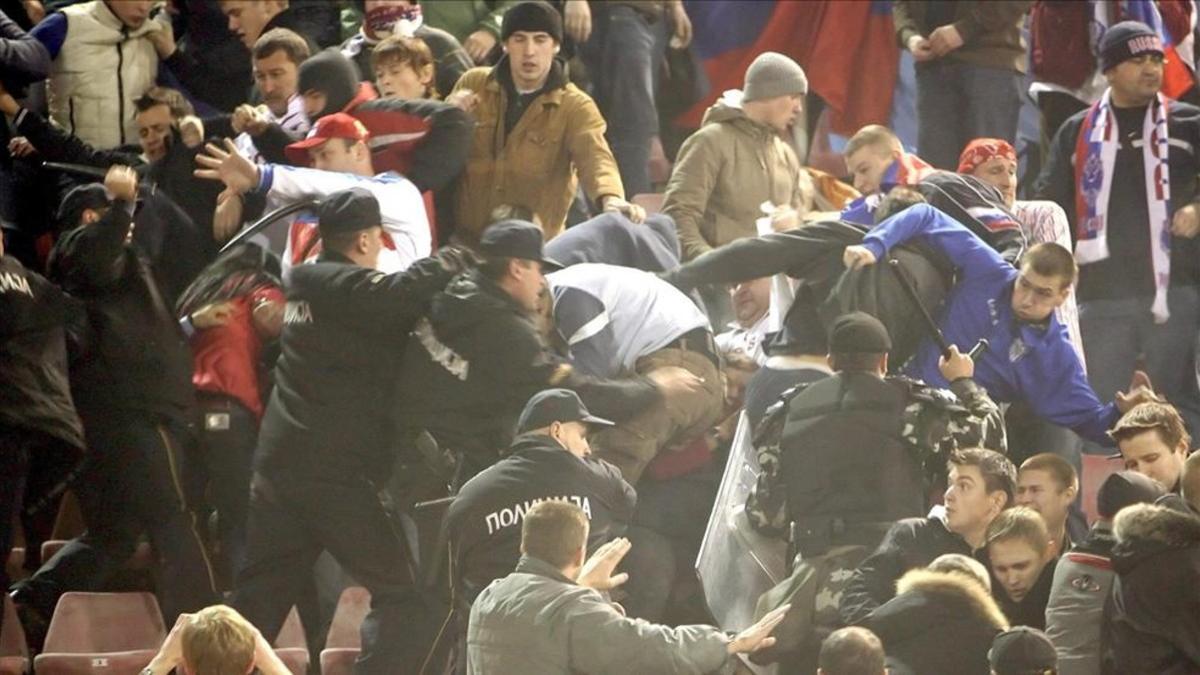 Lebedev cree que legalizando a los hooligans se frenaría la violencia en los estadios
