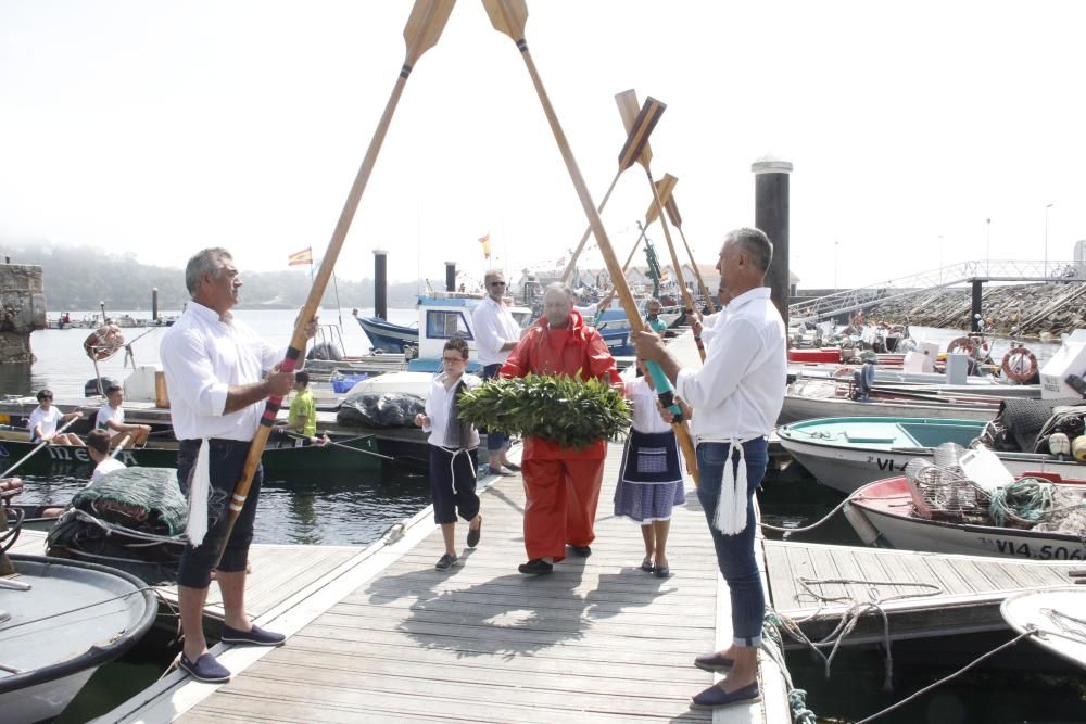 Meira se vuelva en la ofrenda a los marineros