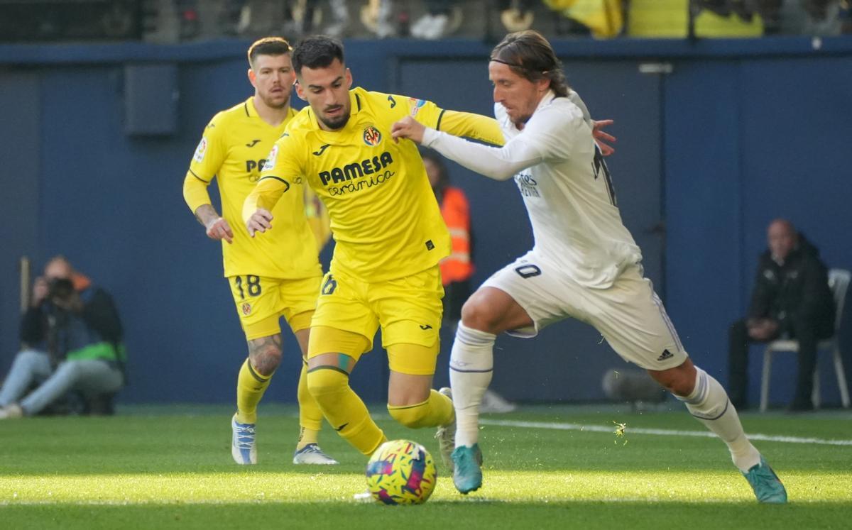 Álex Baena es uno de los jugadores más destacados del Villarreal esta temporada.