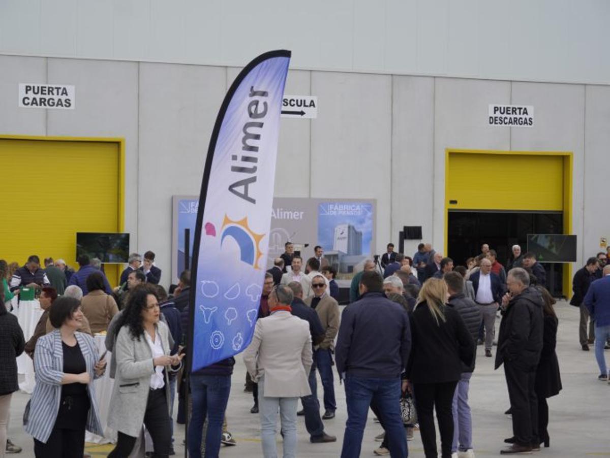 La inauguración congregó a representantes institucionales y del sector agro y cooperativista de la Región.