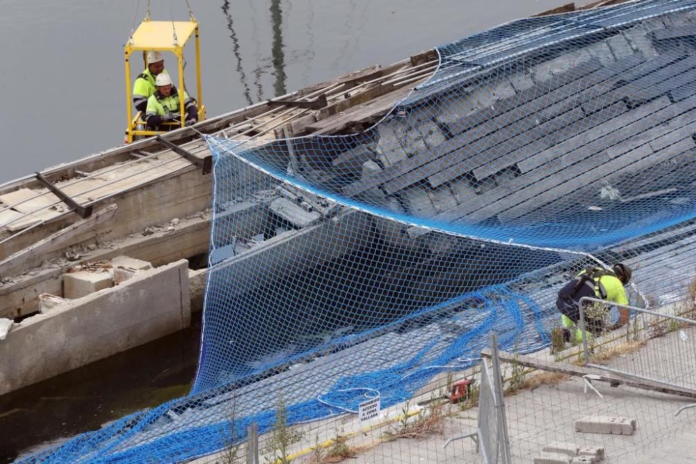 El Puerto tapa con red anticaídas el socavón provocado por el accidente de O Marisquiño