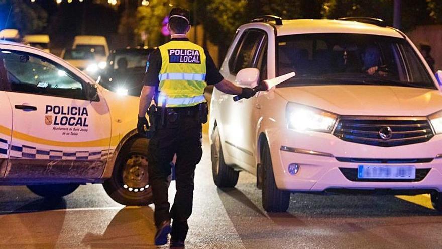 Un control de la Policía de Sant Josep en una imagen de archivo.