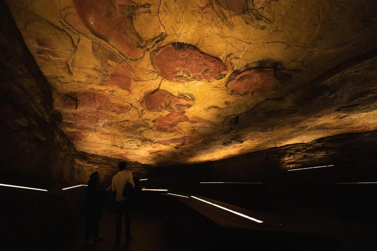 Altamira, neocueva con gente museo