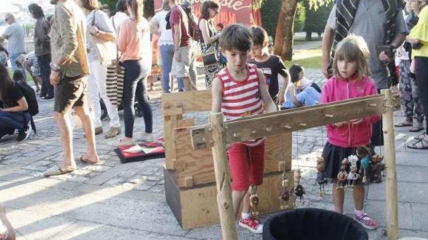 Espectáculo de calle de Loutkoviste, en O Sinal. // S.A.