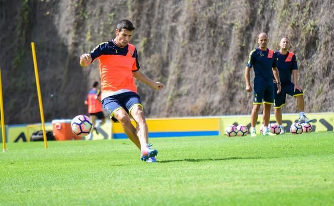 Entrenamiento UD Las Palmas en Barranco Seco ...