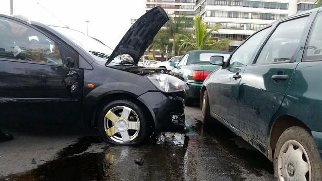 Accidente en el acceso a Juan XXIII desde la Avenida Marítima