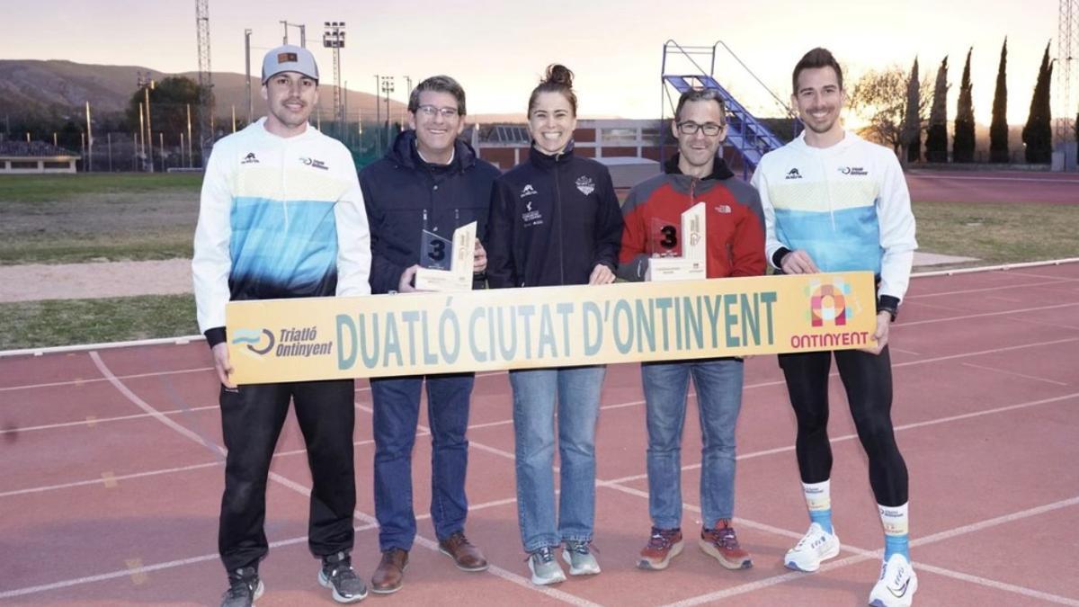 Presentación del Duatló Ontinyent con el alcalde, el regidor y representantes del Club Triatló.