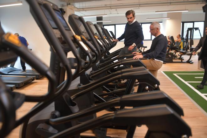 Diego Calvo visita el complejo deportivo de Elviña I tras las obras de remodelación