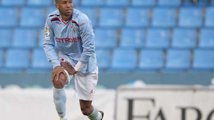 Dinei, durante el partido que enfrentó al Celta y al Albacete en el estadio de Balaídos.