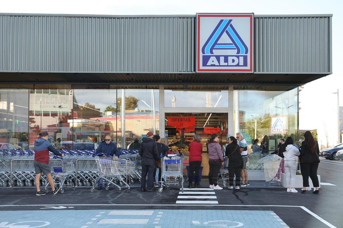 Aldi ofrece 50 puestos de trabajo en sus supermercados de Baleares