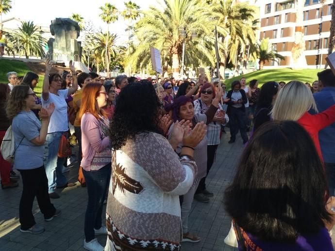 Nueva concentración en La Feria contra la libertad provisional de 'La Manada'