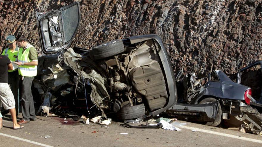 Siete muertos al chocar dos coches en Badajoz en el peor accidente de tráfico en cuatro años
