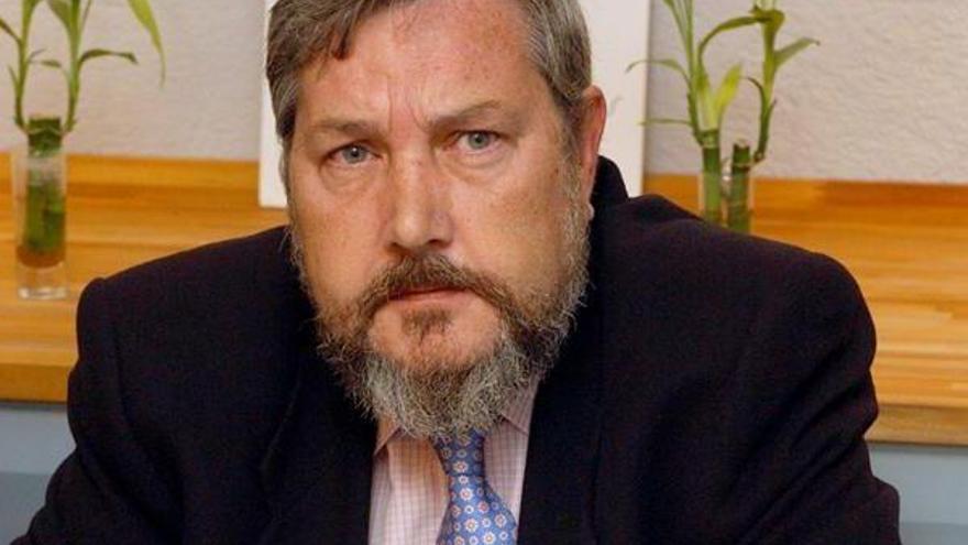 Fallece el periodista José Martínez de Velasco, exdelegado de la agencia Efe en Aragón