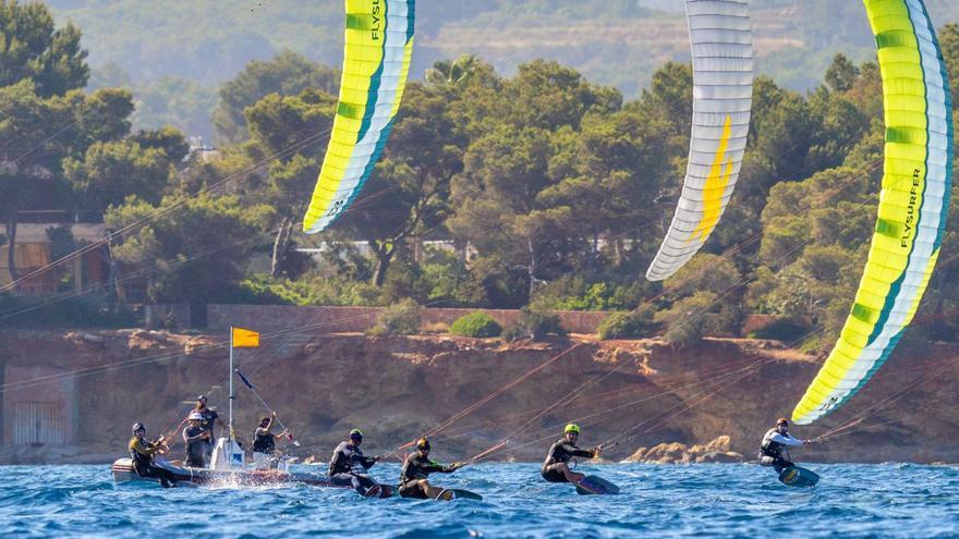 Climent, imbatible en el primer día de la Formula Kite en Ibiza