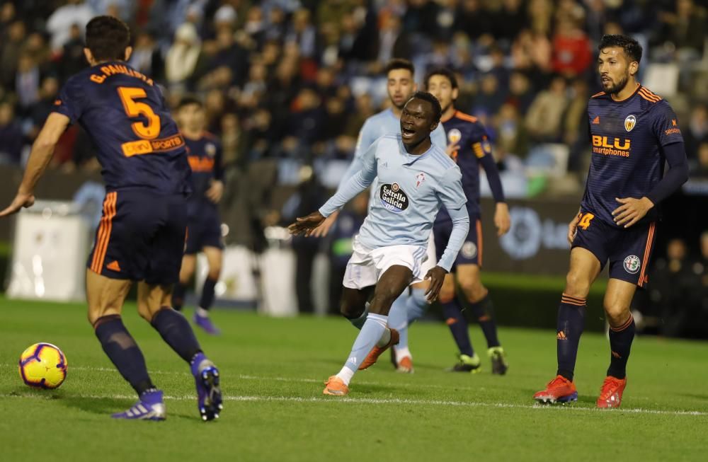 Las mejores imágenes de la derrota del equipo de Miguel Cardoso ante los valencianistas.