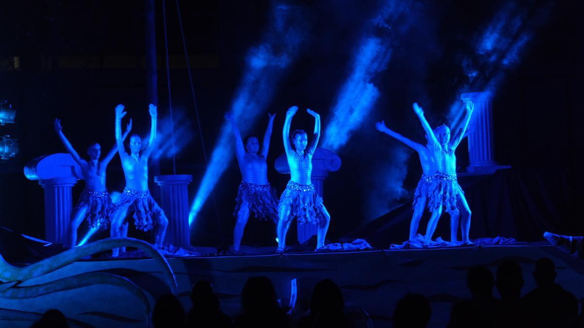 La danza también estuvo presente en el espectáculo.