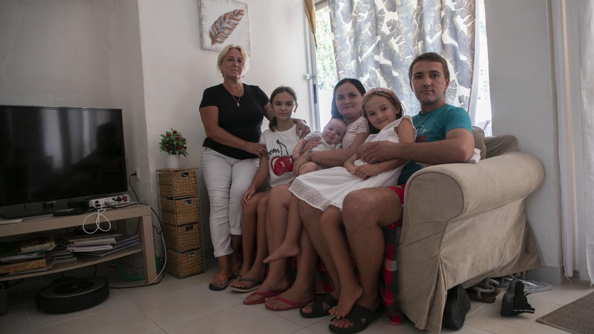 Sergio con su familia en un chalet de la Cañada