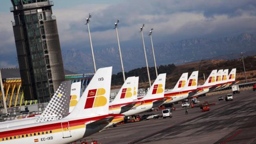 Imagen de varios aviones de Iberia.