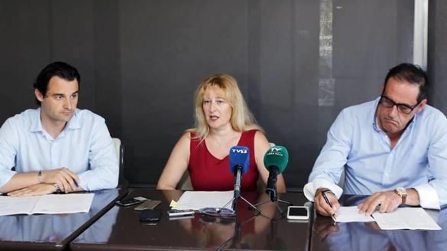 Rueda de prensa conjunta ayer de Eduardo Dolón, Pilar Gómez y Alejandro Blanco/Foto Joaquín Carrión