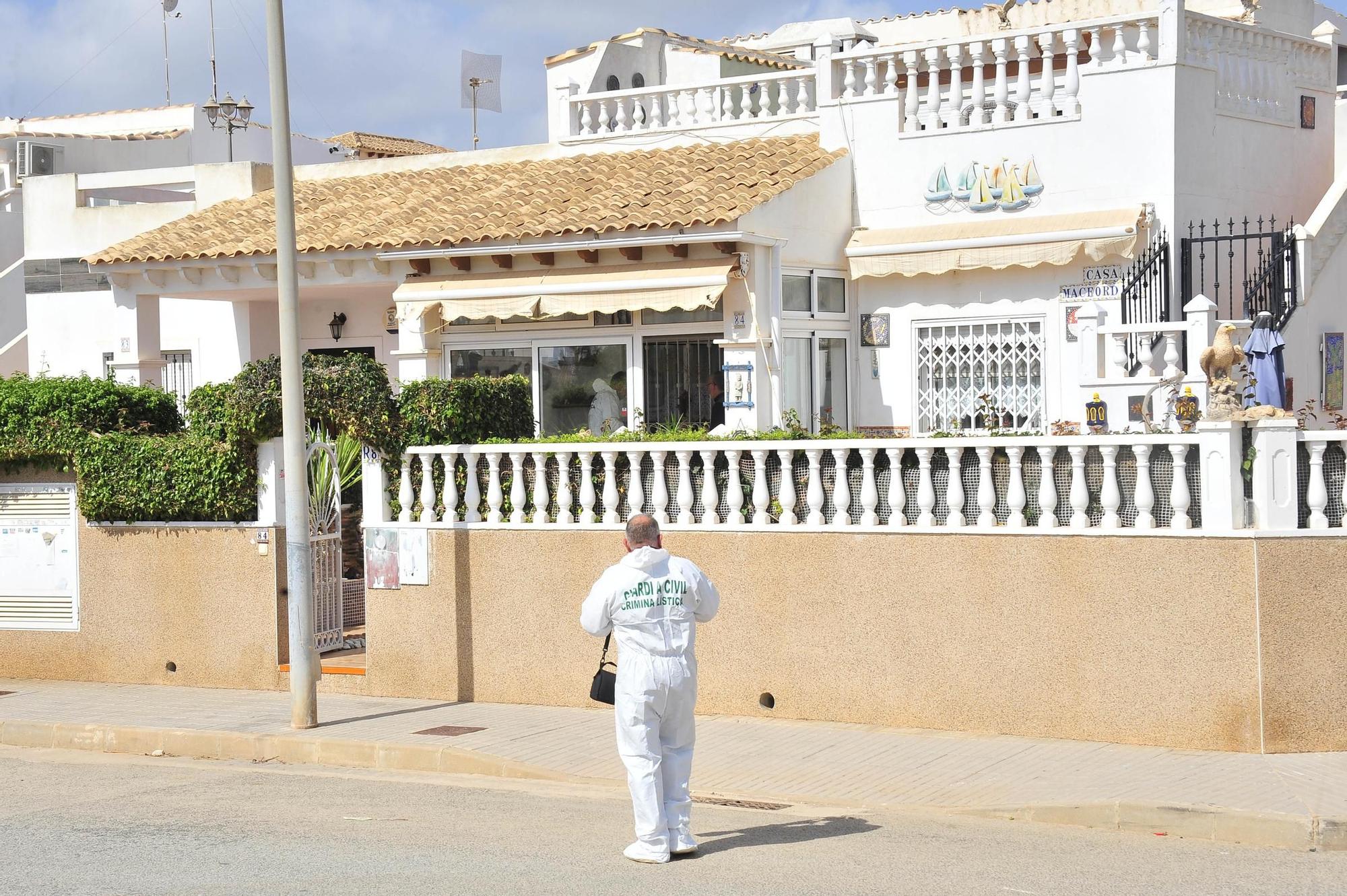 Un hombre de 82 años mata presuntamente a su pareja en un domicilio de Orihuela Costa