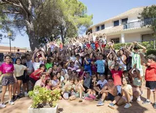 El campamento de verano en Cerro Muriano acoge una miniolimpiada