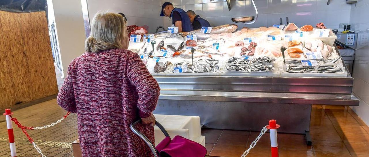 Pescadería en un mercado de Telde.