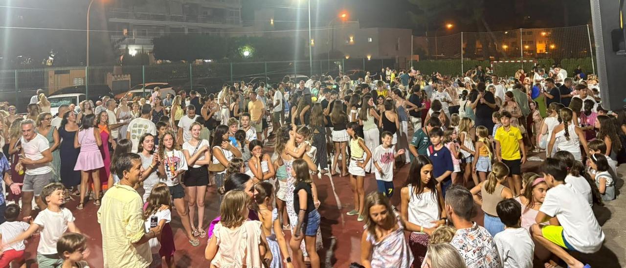 La urbanización Princicasim en la fiesta organizada en la víspera del día 15 de agosto.