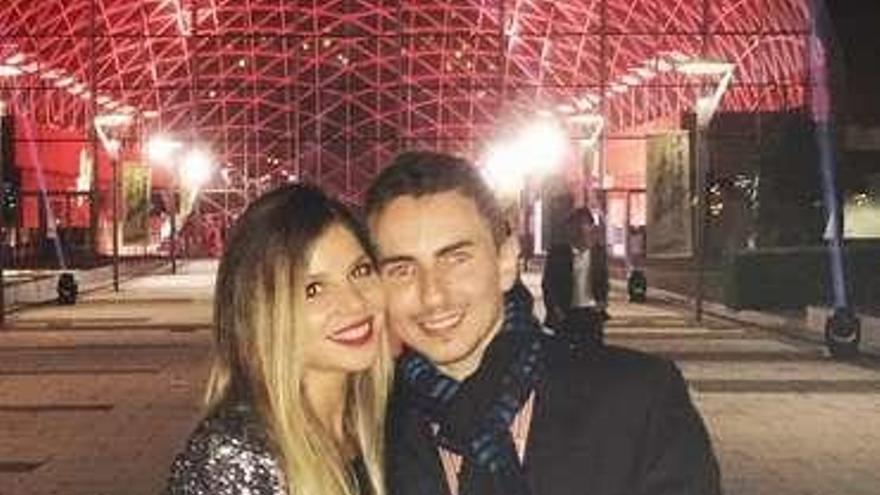 Jorge Lorenzo y su nueva pareja.