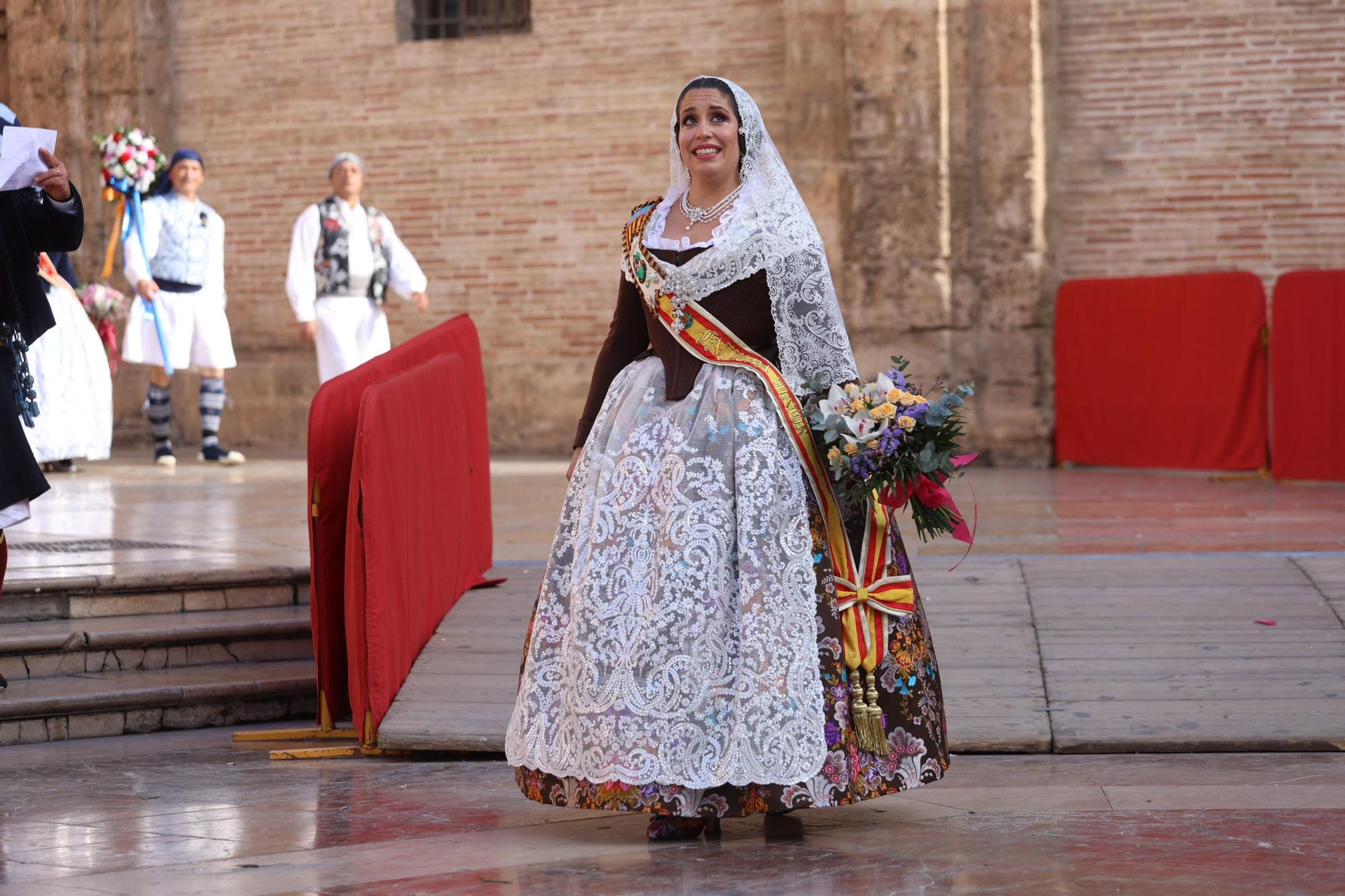 Búscate en el primer de la Ofrenda en la calle de la Paz hasta las 17 horas