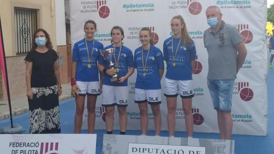 Las féminas de l’Alqueria i Xeraco suben de categoría como campeonas autonómicas de raspall