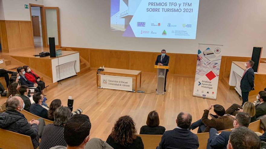 Metodología DTI e innovación tecnológica, temas centrales de los premios de la Cátedra Pedro Zaragoza Orts de Benidorm