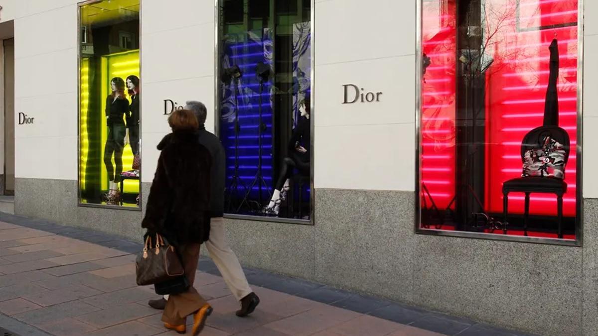 Escaparate de la tienda Christian Dior en la calle José Ortega y Gasset de Madrid.