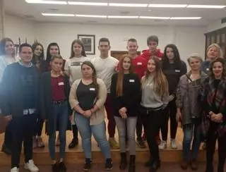 El IES Cap de l'Aljub recibe a estudiantes polacos de Erasmus