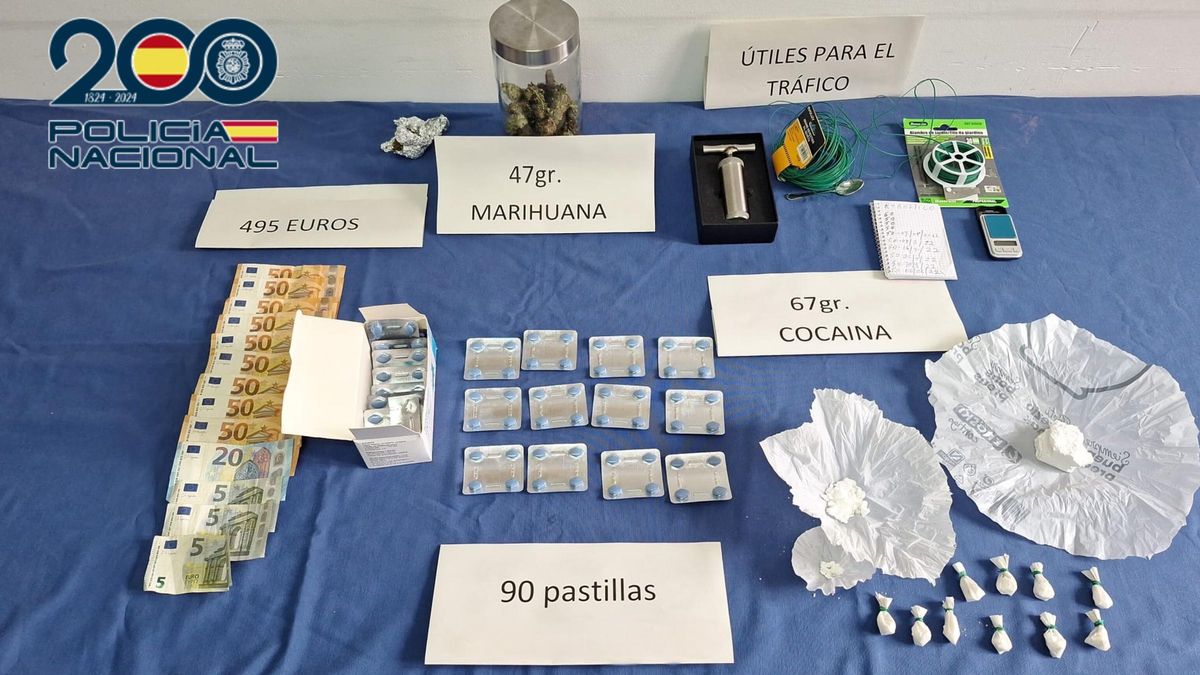 Las drogas y el dinero incautado durante la investigación.