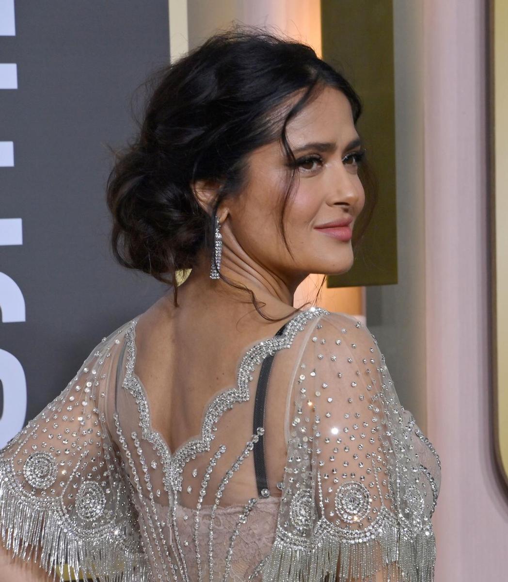 Salma Hayek elige Gucci para los Globos de Oro 2023