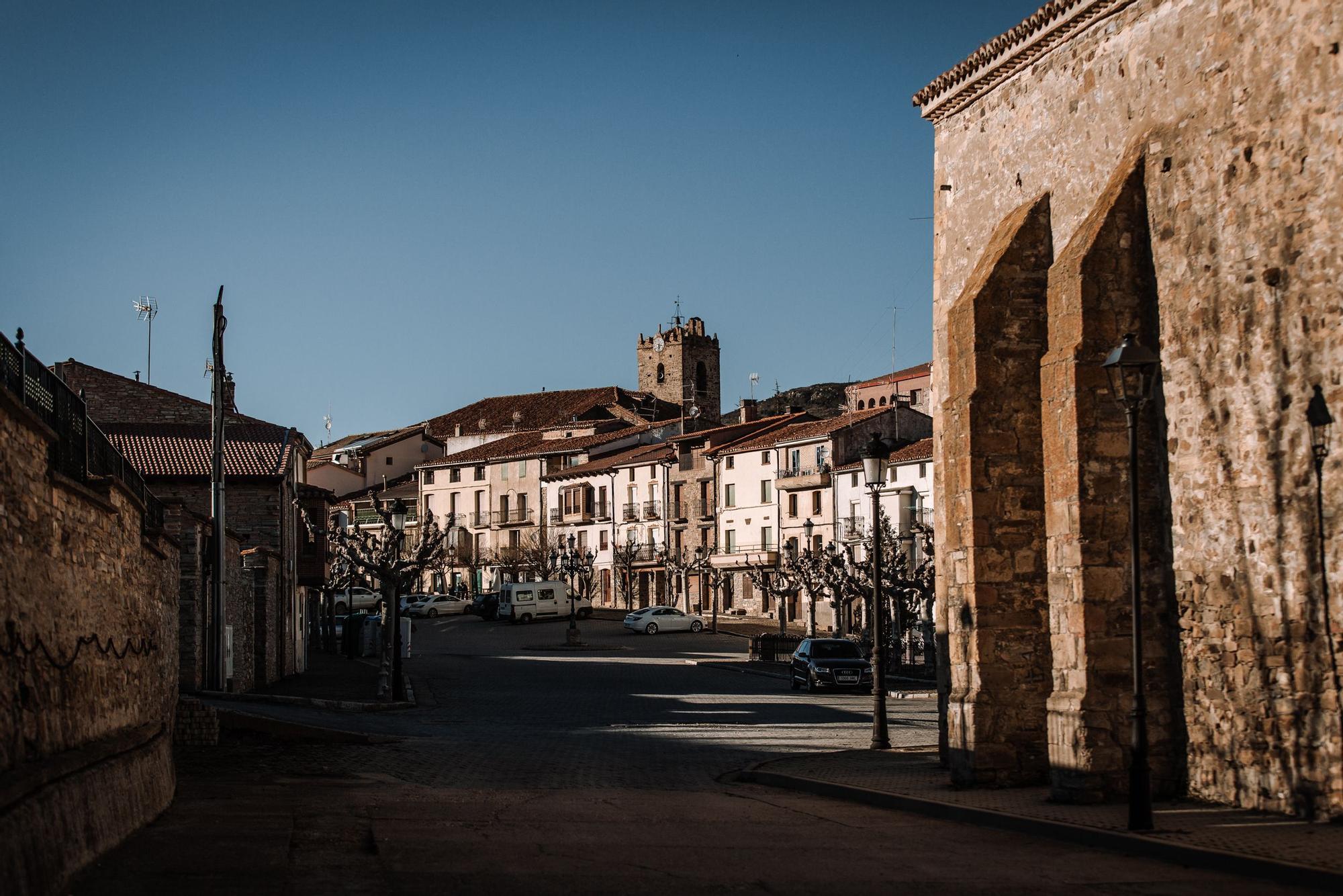 Vista de las calles de San Pedro Manrique, en Soria, donde también hay trabajo pero falta vivienda.