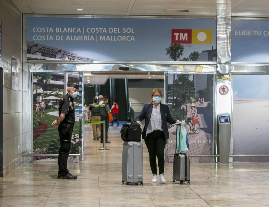 Llegan a Alicante viajeros internacioanales