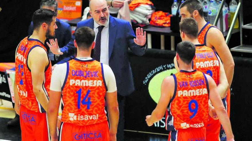 El Valencia Basket se juega su futuro europeo contra el Baskonia. | F.CALABUIG