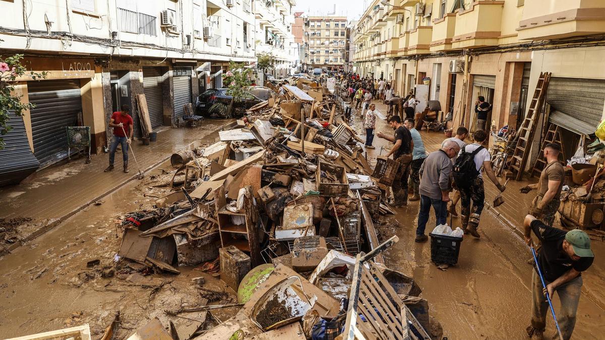 Imatge d’arxiu d’un dels carrers de Paiporta després de la dana del 29-O