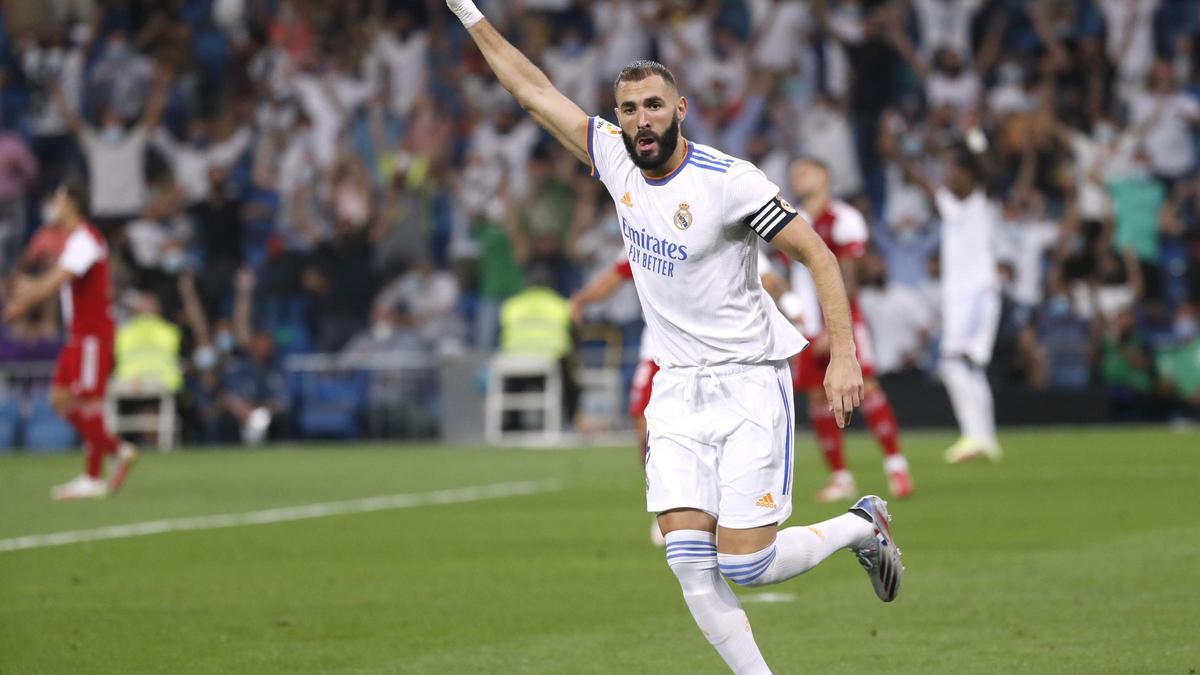 Benzema hizo tres goles y demostró su sintonía con Vinicius.