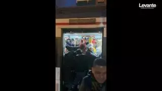 Viajeros afectados por la huelga en la Ribera: "Después de lo Adamuz voy con mucho miedo. Tendrían que revisar las vías"