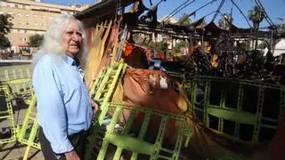 Pepe Gálvez, dueño de la atracción incendiada en el Zoco: "No sé qué ha podido pasar, esto es una ruina"