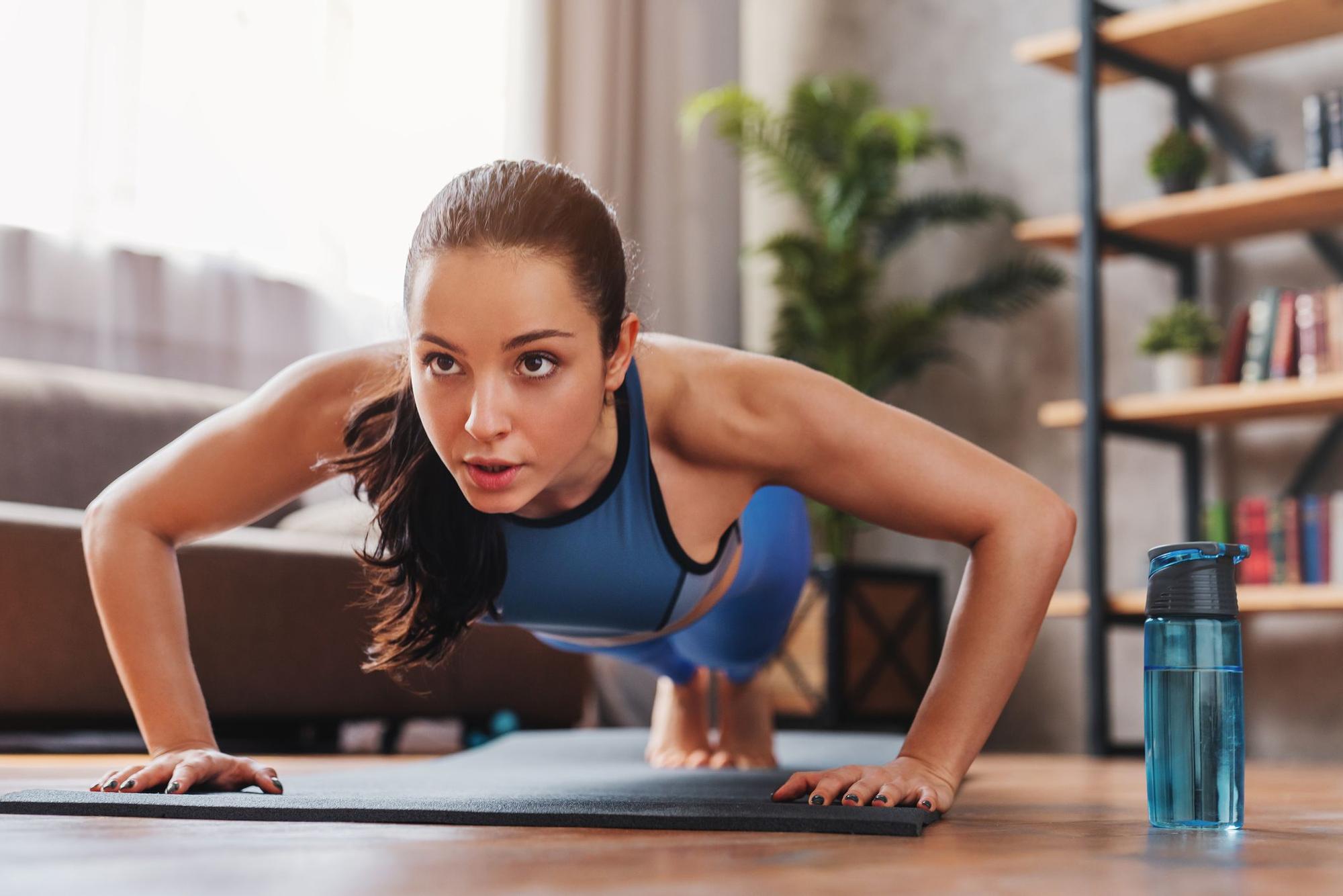 7 ejercicios de fuerza para un cuerpo tonificado: fitness para mujeres