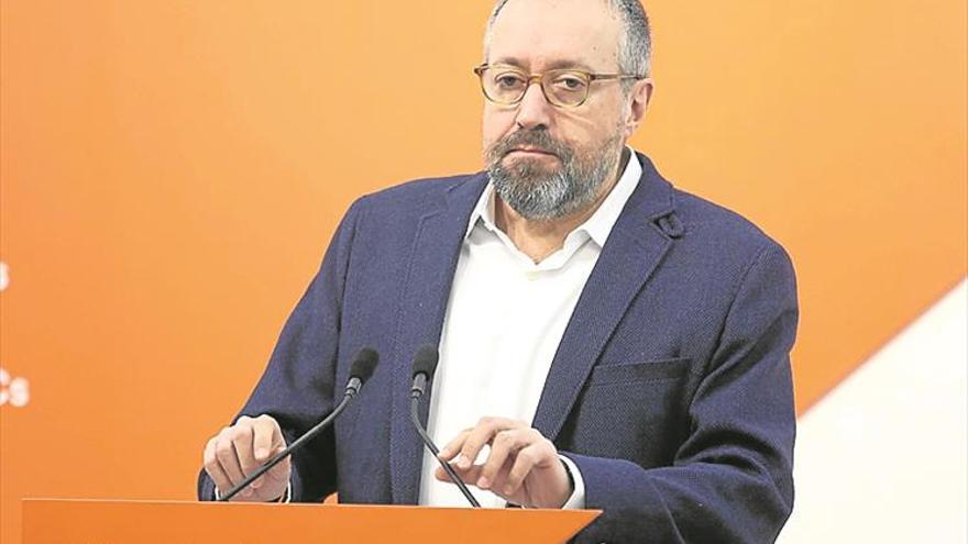 El pacto de Arrimadas con el Gobierno enturbia el partido