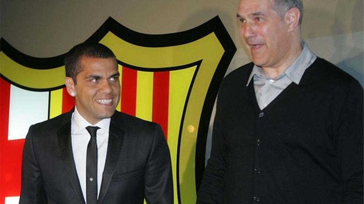 Dani Alves con Zubizarreta