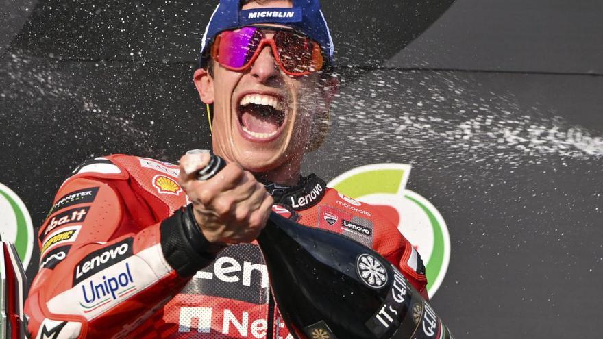 Marc Márquez celebra su triunfo en Buriram. | LAP