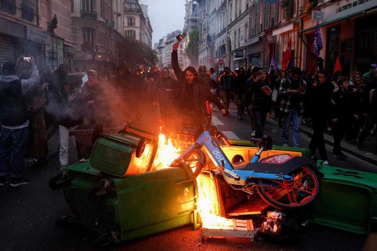 Nueva jornada de protestas en Francia contra la reforma de las pensiones. En un discurso televisado desde el Elíseo marca los grandes retos en lo que le queda de mandato y trata de pasar página.