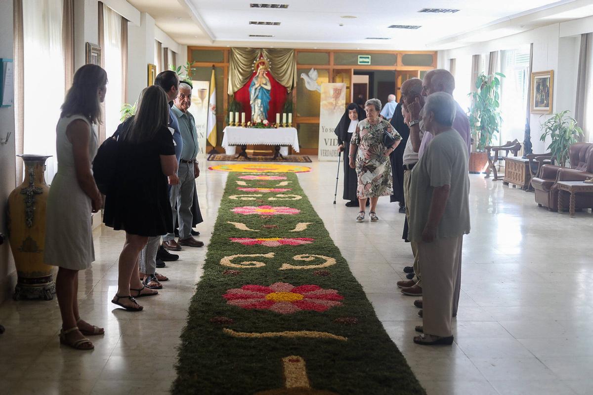 El Perdigón diseña la alfombra floral para las Hermanitas de los Ancianos Desamparados El Perdigón diseña la alfombra floral para las Hermanitas de los Ancianos Desamparados