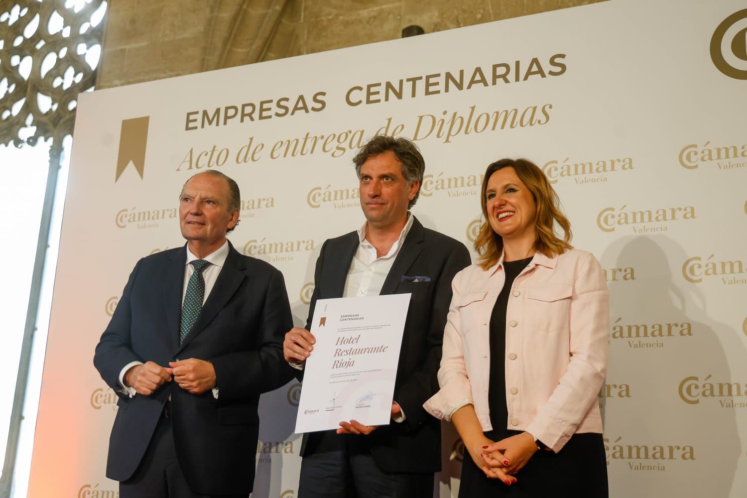 Cámara Valencia homenaje a 26 empresas por su trayectoria centenaria